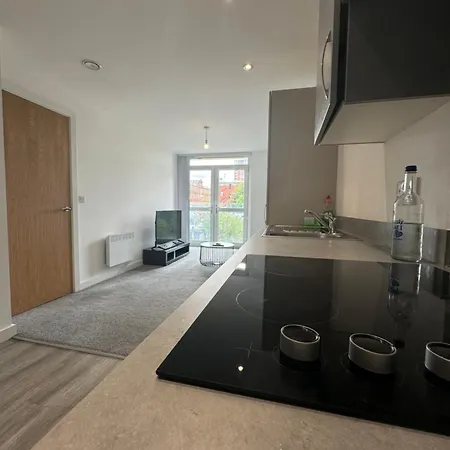 Luxury 1Br Near Manchester Town Exterior photo