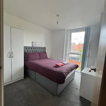 Luxury 1Br Near Manchester Town Exterior photo