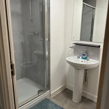 Luxury 1Br Near Manchester Town Exterior photo