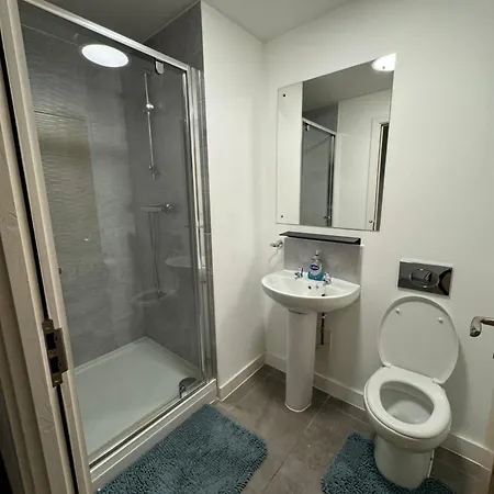 Luxury 1Br Near Manchester Town Exterior photo